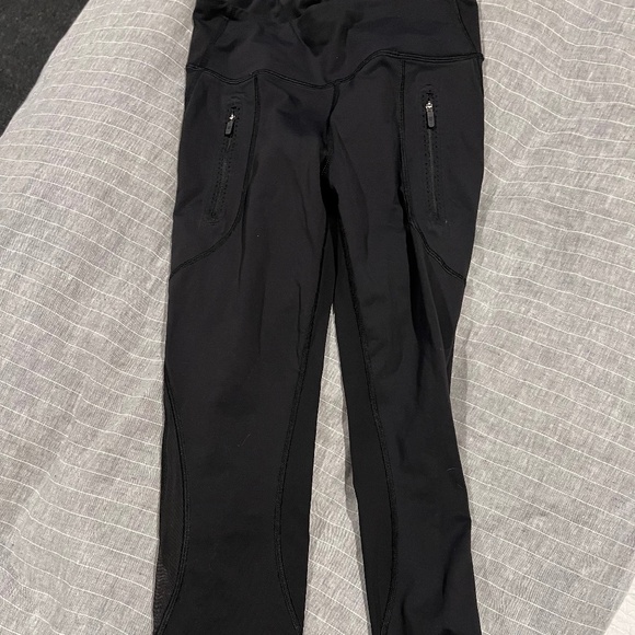Lululemon Leggings - Size 4 Capri - Black - Picture 1 of 4